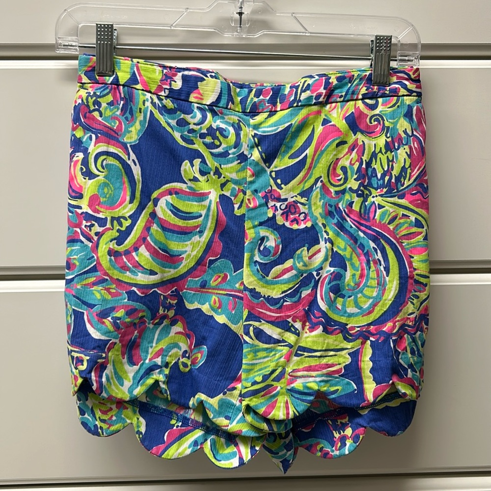 Lily Pulitzer Size 10 scalloped shorts